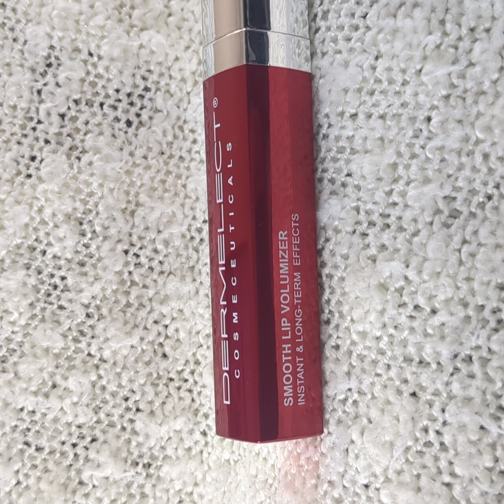 Dermelect Cosmeceuticals Smooth Lip Volumizer, 7ml/0.24fl oz - Picture 4 of 14